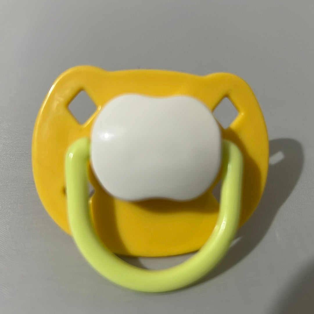 yellow & white Spanish style dummy